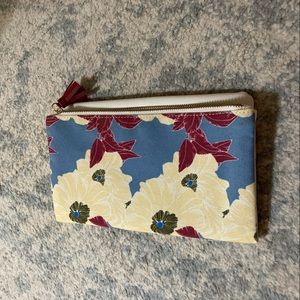 3/$20 Adorable Rachel Pally fold over clutch. GUC.